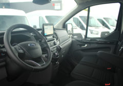 Ford Transit Custom 300 2.0TDCI 170pk L2H1 Limited | Nieuw! | Voorin